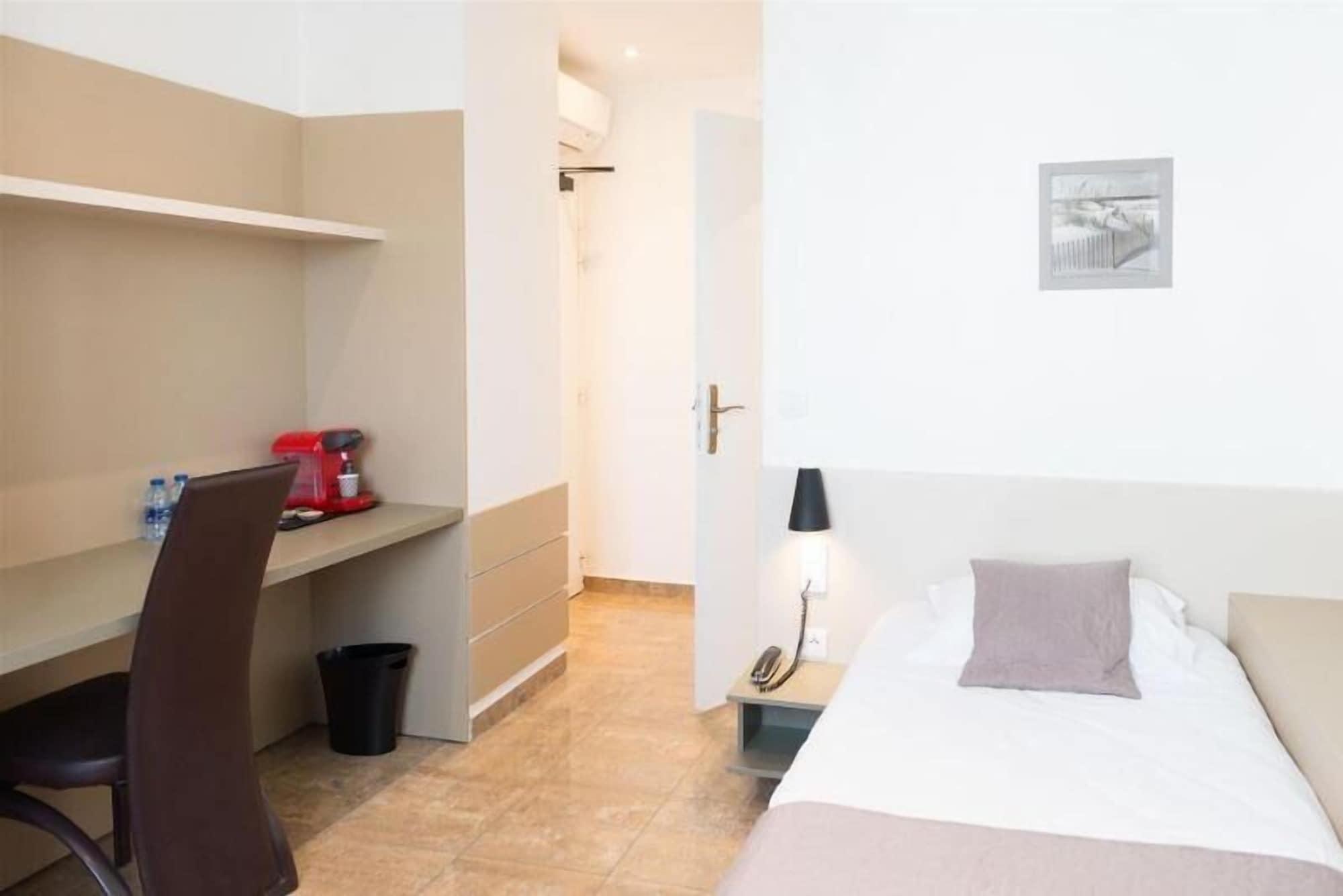 Hotel Le Saint Germain Aulnay-sous-Bois Bagian luar foto
