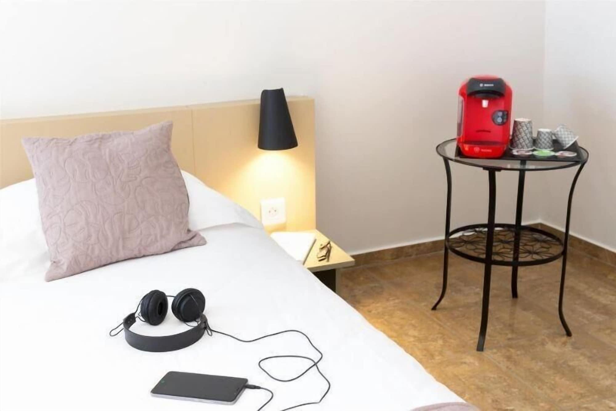 Hotel Le Saint Germain Aulnay-sous-Bois Bagian luar foto