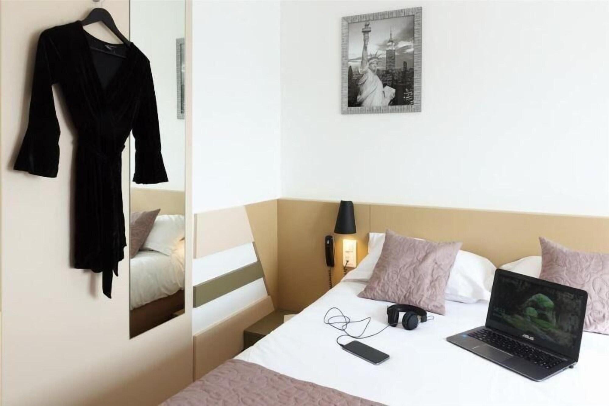 Hotel Le Saint Germain Aulnay-sous-Bois Bagian luar foto
