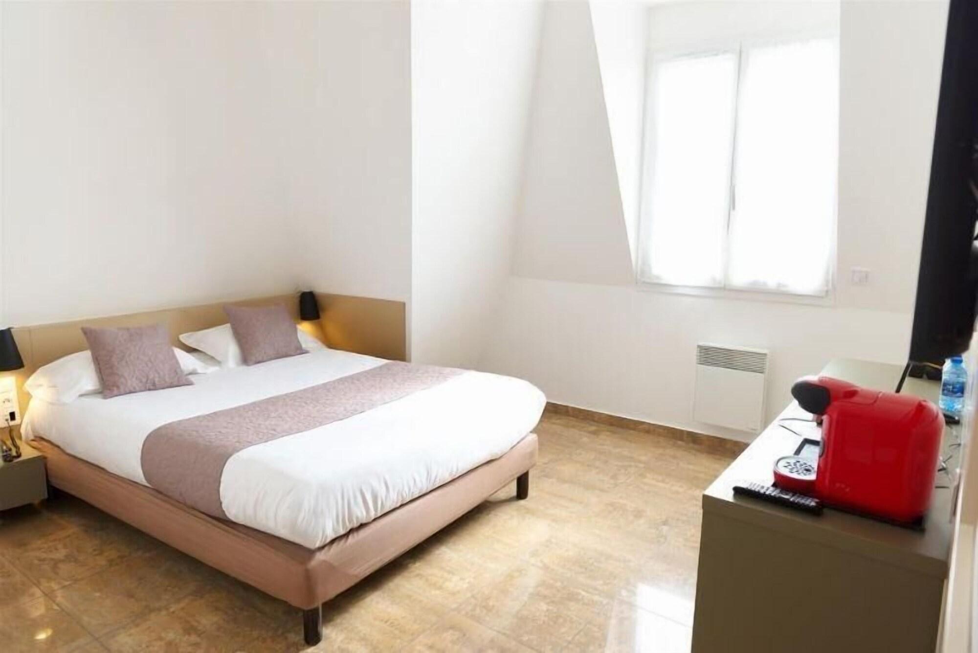 Hotel Le Saint Germain Aulnay-sous-Bois Bagian luar foto