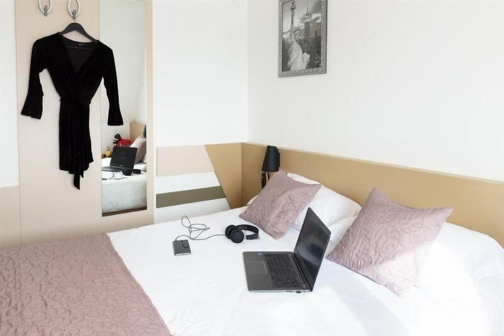 Hotel Le Saint Germain Aulnay-sous-Bois Bagian luar foto