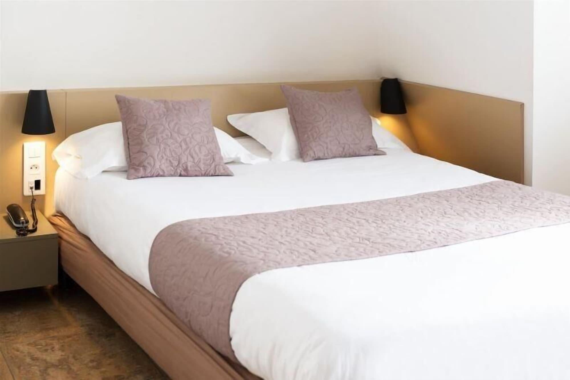 Hotel Le Saint Germain Aulnay-sous-Bois Bagian luar foto