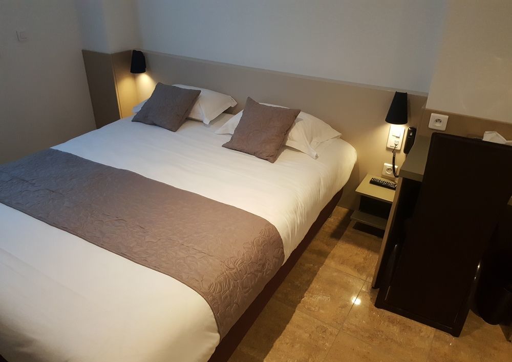 Hotel Le Saint Germain Aulnay-sous-Bois Bagian luar foto